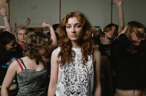 Thumbnail voor Froukje over single 'Iedereen Gaat Vreemd': 'Mensen vroegen of het wel goed ging'