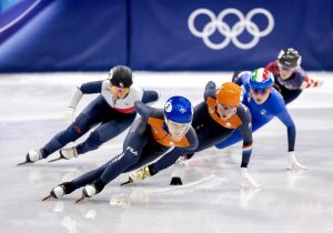 Velzeboer en Schulting samen naar halve finale na sterke kwartfinale shorttrack
