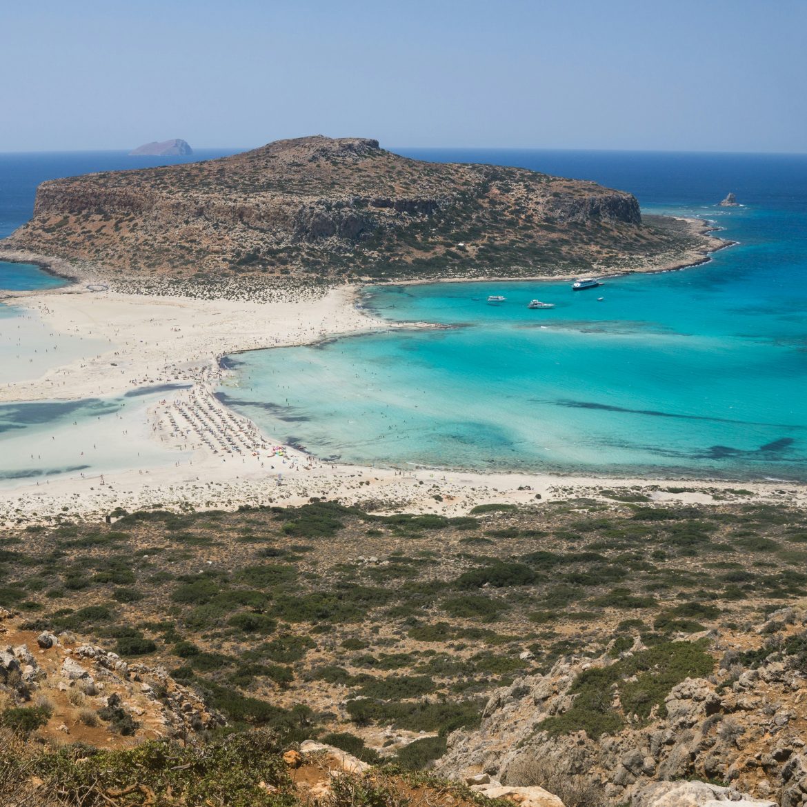 Zie je jezelf al liggen? Dit zijn de mooiste stranden van 2026 (en sommige zijn dichterbij dan je denkt)