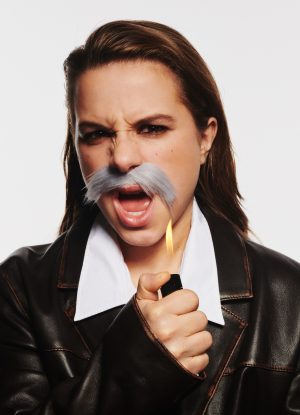 Thumbnail voor Annemarie: 'Soms ben ik geneigd om alle mannen aan te pakken, dan fluit m'n moeder me terug'