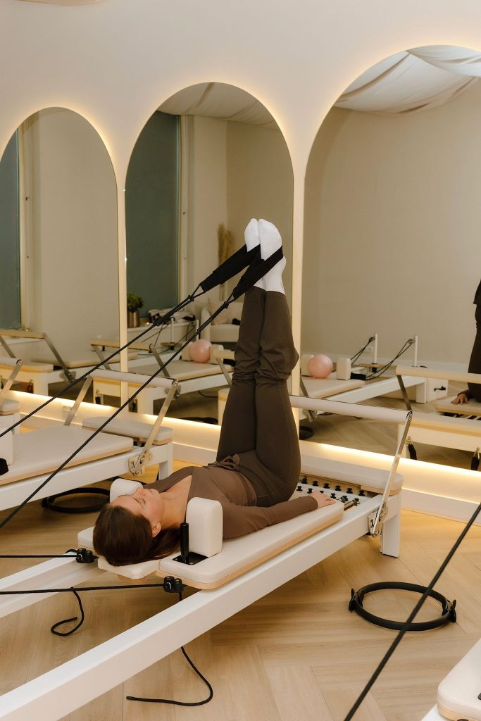 Elvira op de pilatesreformer