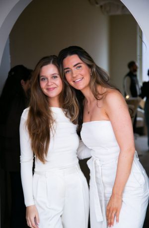 Thumbnail voor Elvira en Lynn runnen eigen pilatesboutique: 'Wat begon als grap werd ons fulltime bedrijf'