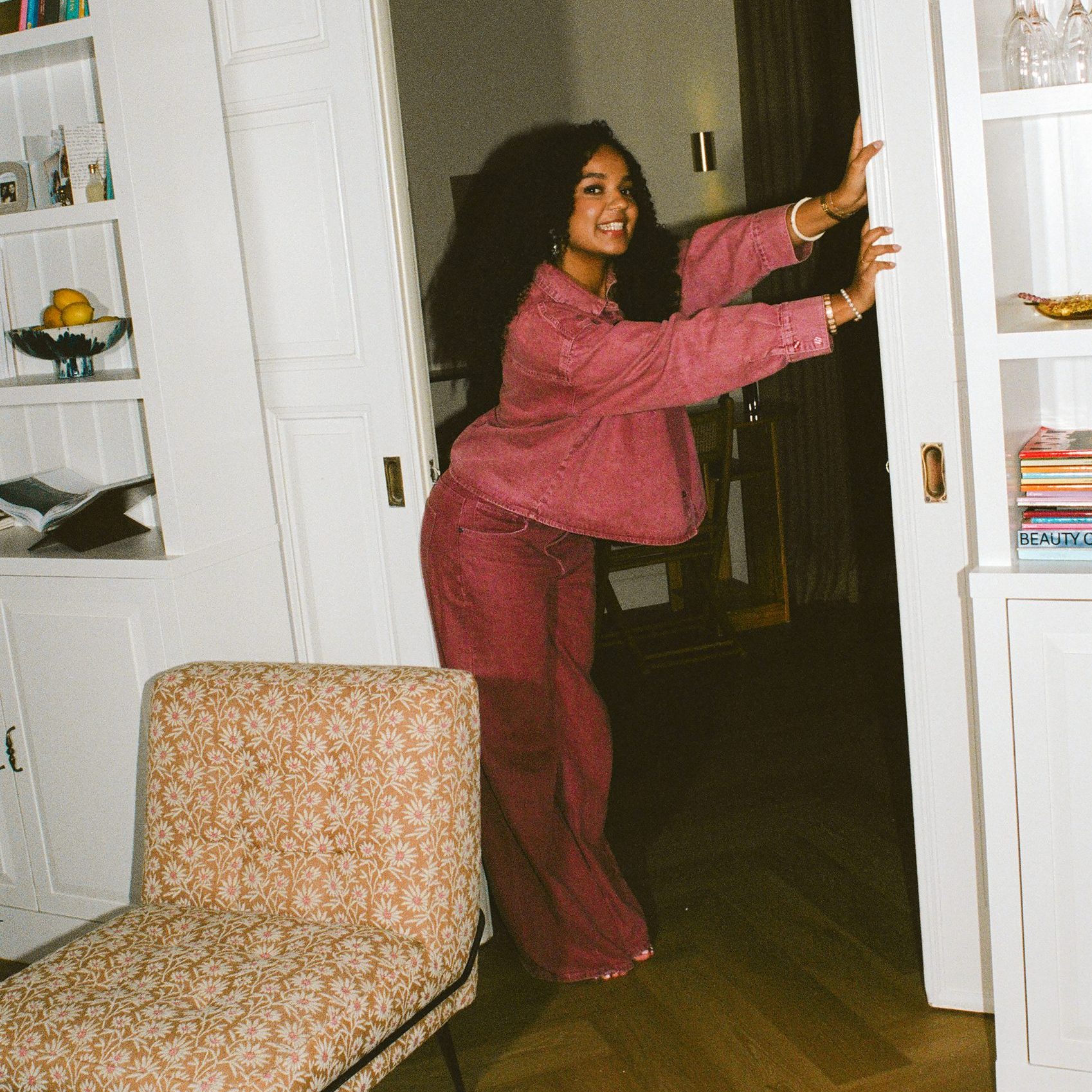 Binnenkijken bij Rosa-Milly: 'Mijn bank vond ik aan de Herengracht, een giller toch?'