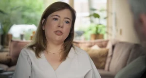 Thumbnail voor Lysbeth uit 'Opgelicht in de Liefde?' heeft 85.000 euro schuld door datingfraude: 'Het stopt niet bij mij als ik niks doe'