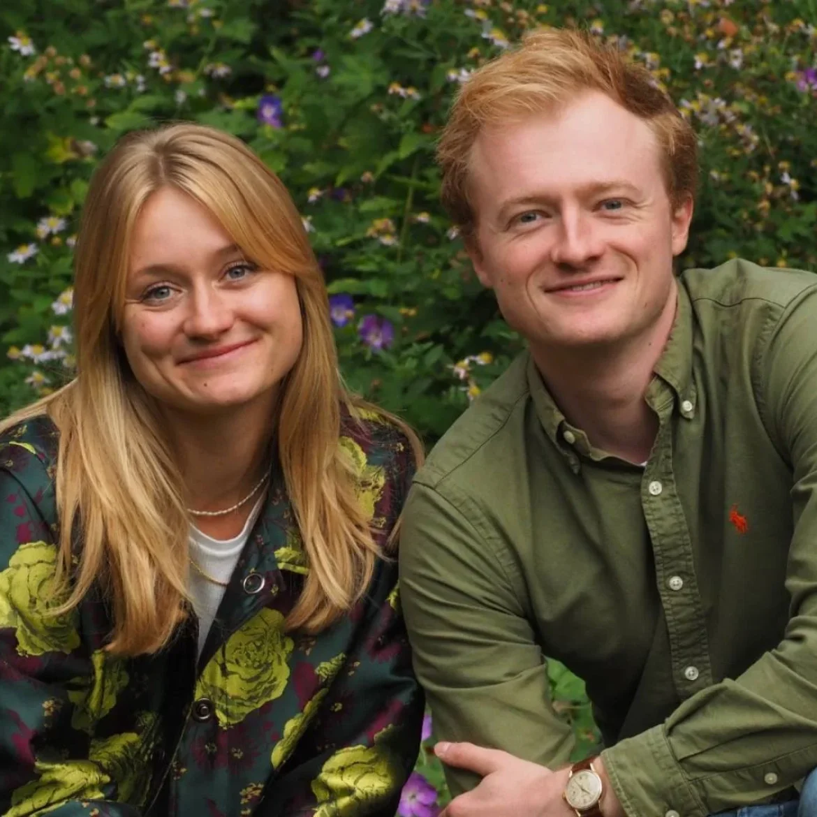 Lennart (30) reist naar de plek waar zijn zus Freya (26) overleed: 'Het voelde alsof ik háár was'