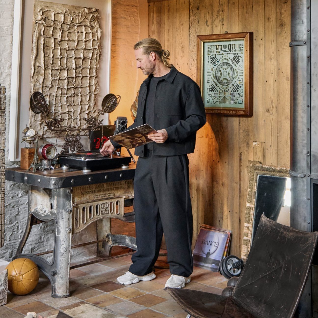 Antiekhandelaar Bas Jonker: ‘Na een dag werken, bellen en rondrennen, mogen thuis de luiken dicht’