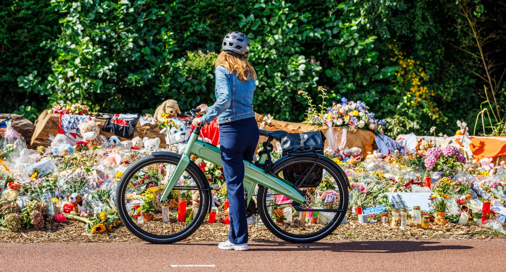 1700 medewerkers lazen dossier vermoorde Lisa (17), politie biedt excuses aan ouders aan