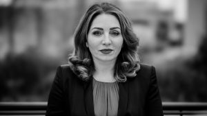 Thumbnail voor Nazmiye Oral: 'Zo werd de wereld gebouwd: op het idee dat wij, vrouwen, nooit het middelpunt konden zijn'