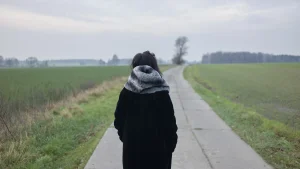 Thumbnail voor Lieke werd na een relatie van 34 jaar gedumpt op een landweg: 'Hij vertrok met mijn auto'