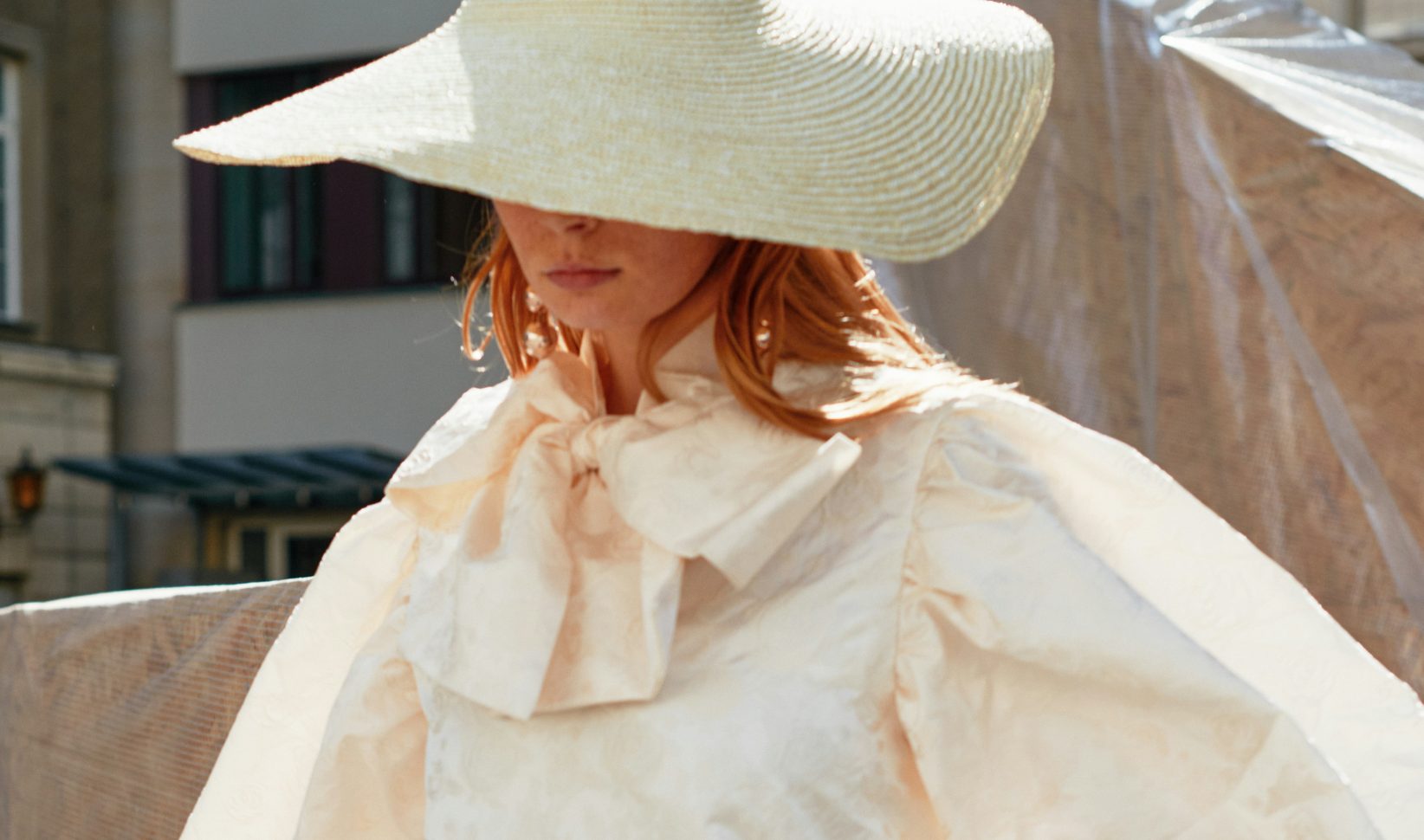 vrouw jurk feestje outfit