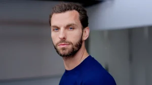 Thumbnail voor Angelo Schuurmans was acteur in LA, nu runt hij een vluchtelingenopvang (waar ze het anders doen dan de rest)