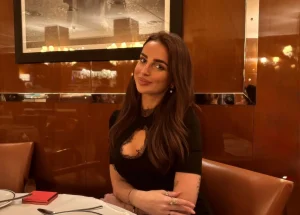 Thumbnail voor Lana (25) laat Russian lipfillers zetten: 'Een bijensteekeffect dat helemaal tot aan mijn neus doortrok'