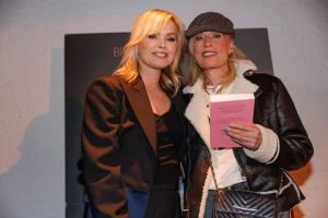 Thumbnail voor Moeder Bridget Maasland deelt in podcast dat ze kanker heeft: 'Het is heel zwaar'