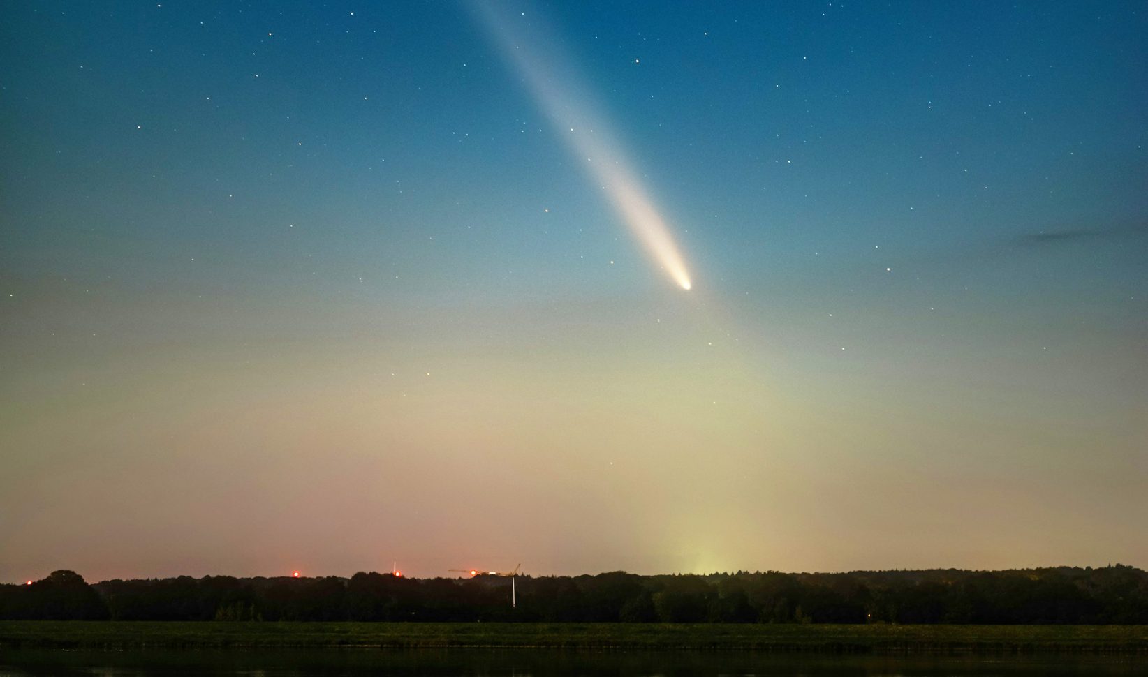 Nederlanders spotten vuurbal in de lucht, in Duitsland beschadigt meteoriet huizen