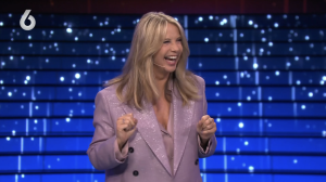 Thumbnail voor 'Miljoenenjacht' is er weer en deze leuke blazer droeg Linda de Mol tijdens de eerste aflevering