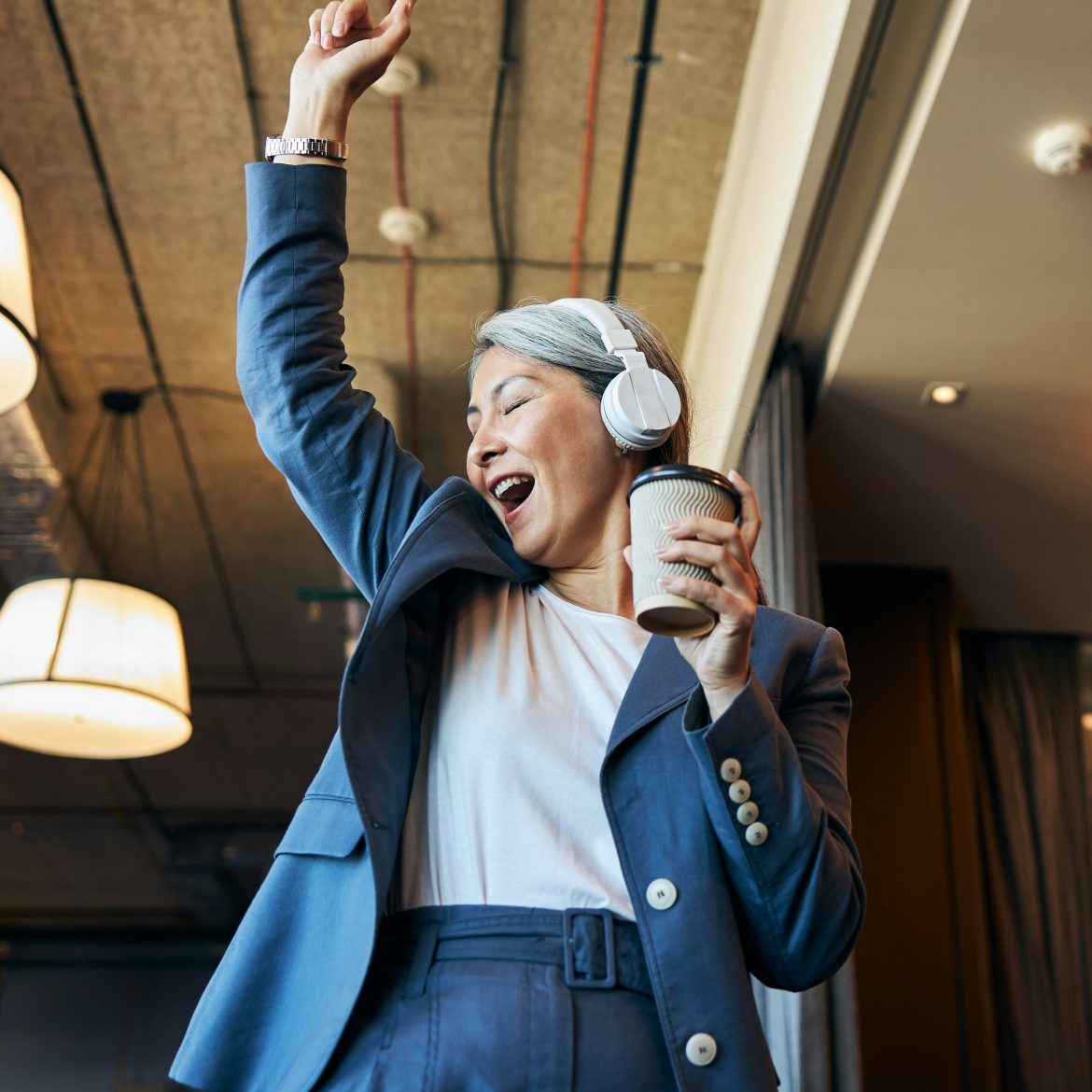 muziek luisteren geluk, ring my bell, verboden nummer in casino