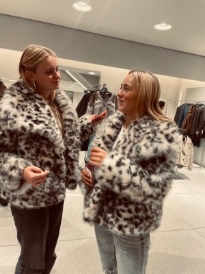 Thumbnail voor Isamae (15) vapet al sinds groep 8: 'Ik nam 's nachts 2000 hijsjes'