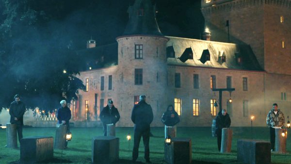 Spanning loopt hoog op in eerste aflevering 'De Verraders': zes kandidaten in gevarenzone