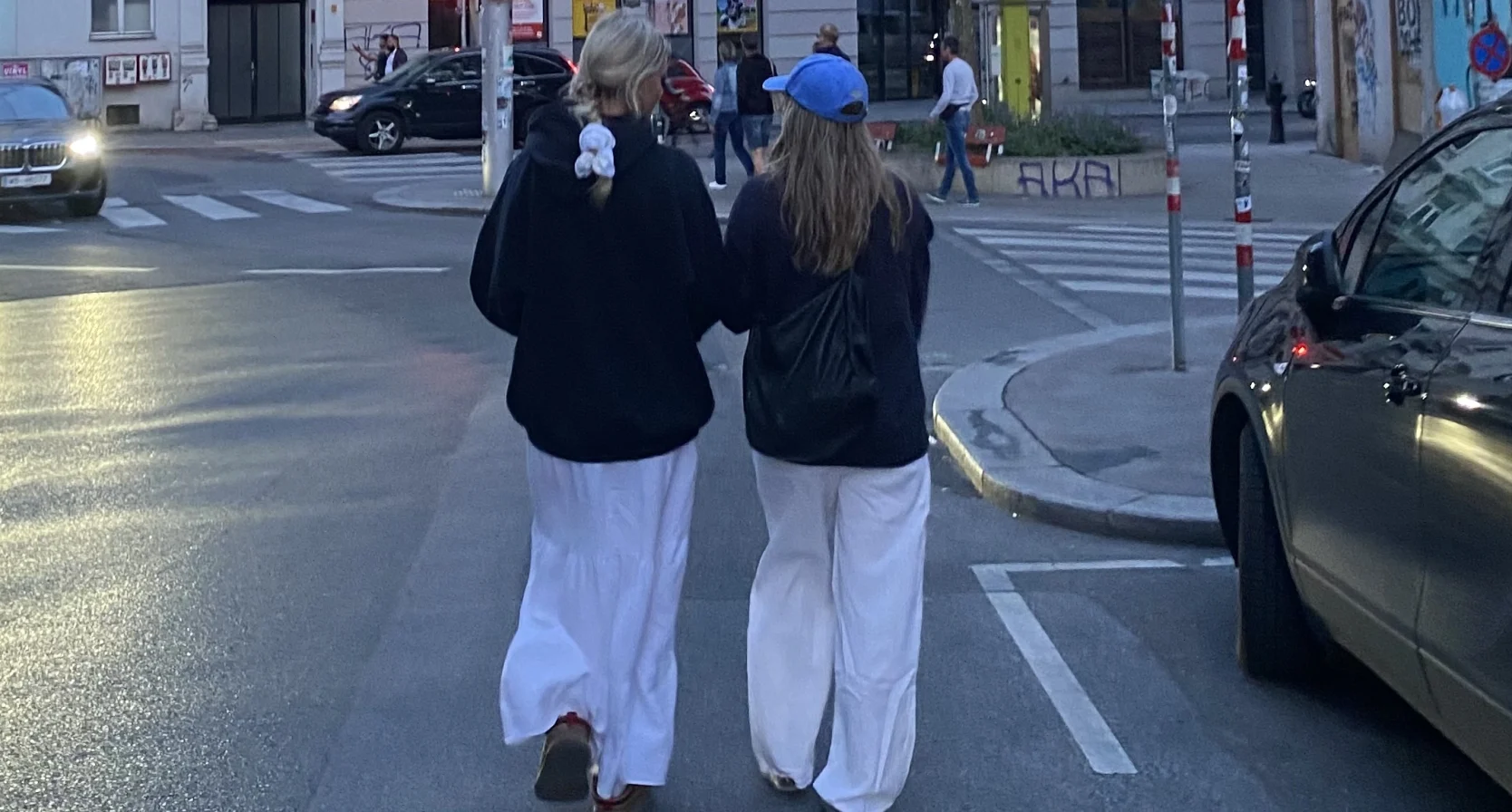 Britts vriend flirtte met iedereen: 'Hij appte mijn beste vriendin voor een drankje'