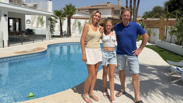 Familie Verheijen getroffen door inbraak tijdens 'Ik Vertrek'-avontuur