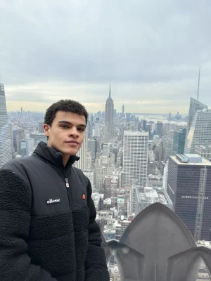 Thumbnail voor Noah werd aangerand midden op straat: 'Ik riep om hulp, maar niemand deed iets'