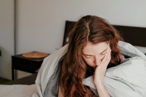 Thumbnail voor Diana's onderbuurvrouw flirt met haar man: 'Staat ze daar, in haar satijnen badjas'