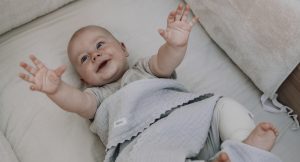 Thumbnail voor Voor een warme én blije baby: maak 16x kans op een wiegdeken van Koeka (t.w.v. 59,99 euro)