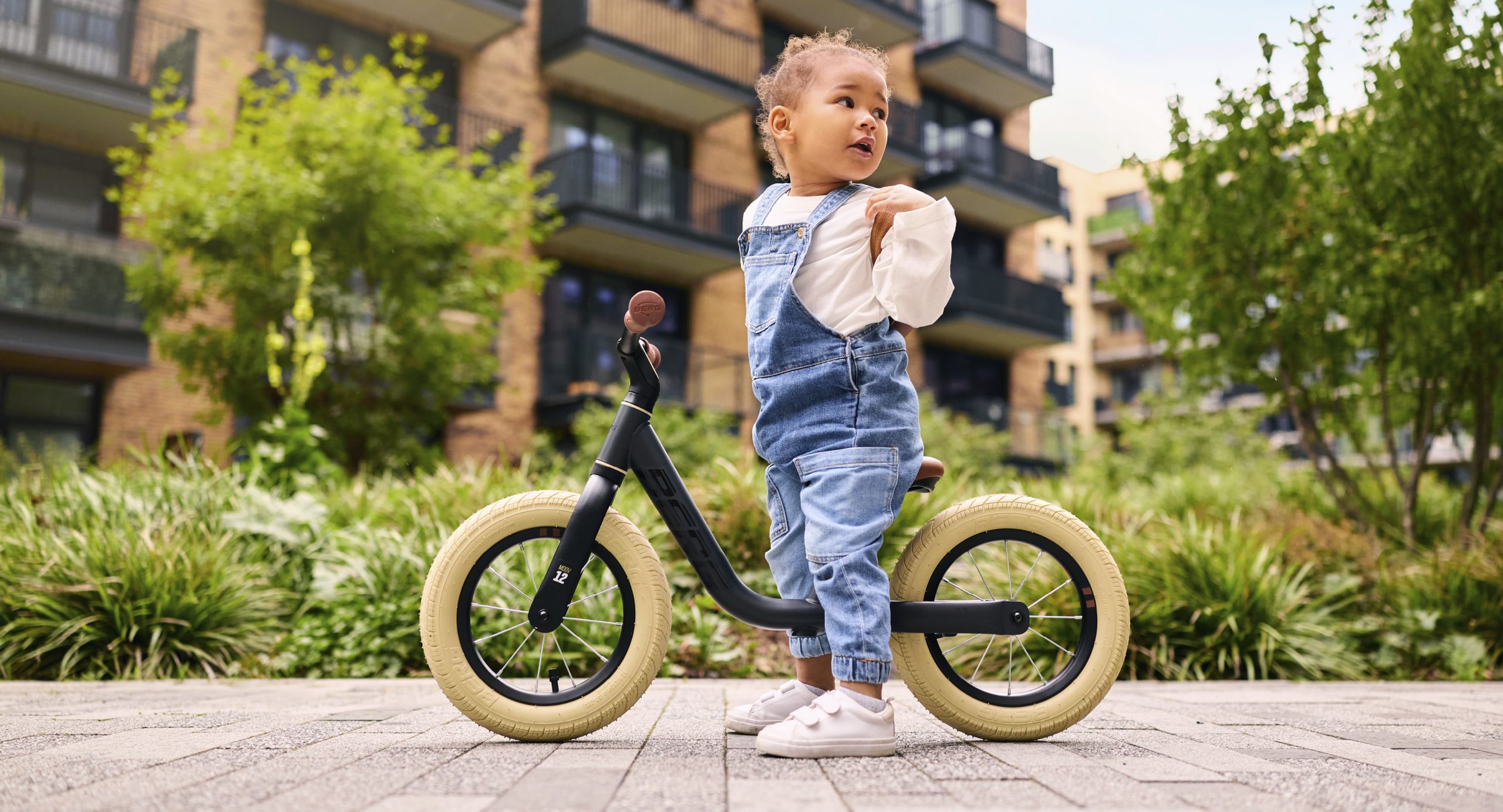 Voor alle kleine avonturiers: maak 12 x kans op een retro loopfiets voor je kind