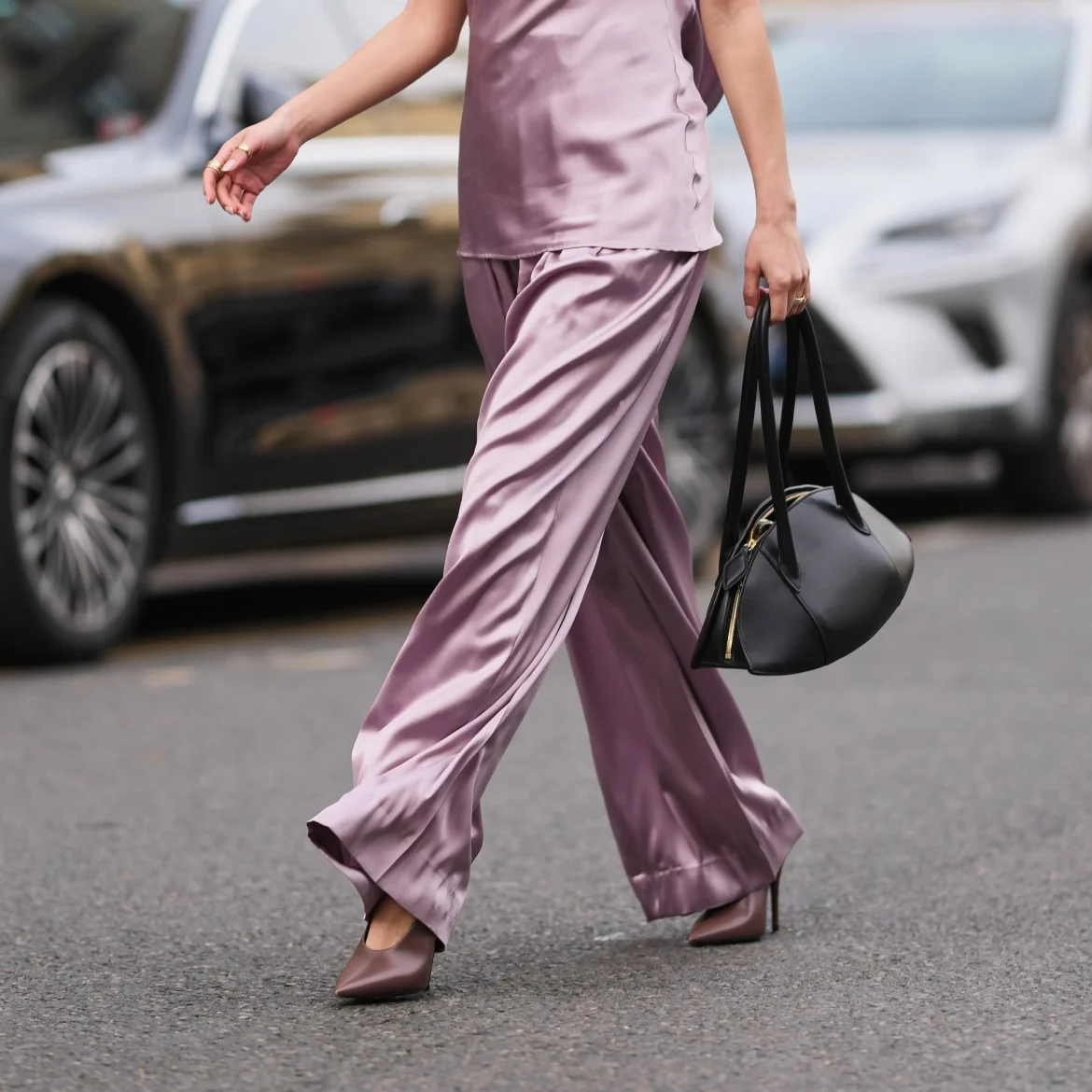 De gekleurde broek is weer helemaal terug (en dit zijn onze favoriete tinten)