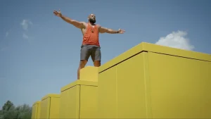 Thumbnail voor Judoka Roy Meyer snapt als eerste de opdracht in 'The Box': 'Ik sta nu aan de top van de wereld'