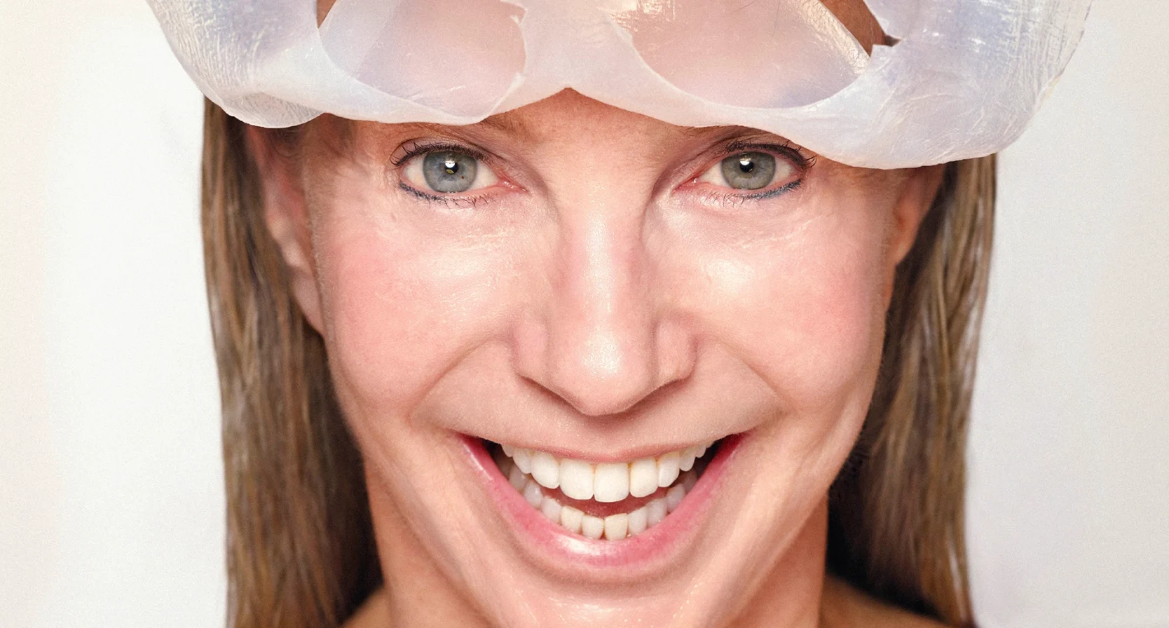 LINDA. knap gelukkig