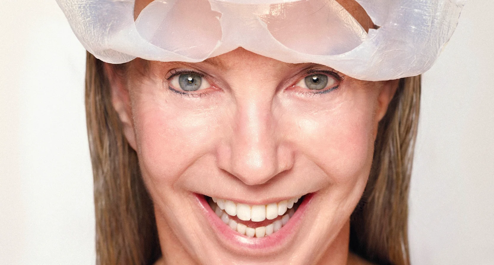 LINDA. knap gelukkig