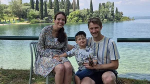 Thumbnail voor Zoë (36) is net moeder als ze de diagnose ALS krijgt: 'Ik dacht alleen maar aan mijn zoon'