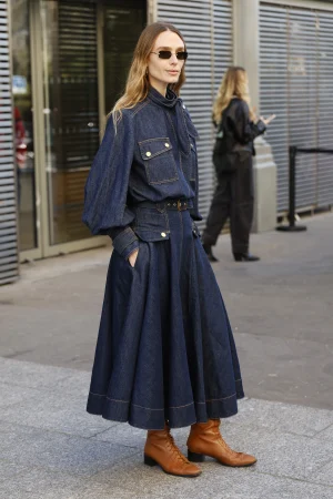 Thumbnail voor Dol op de denim blouse en z'n comeback: dit zijn onze favorieten