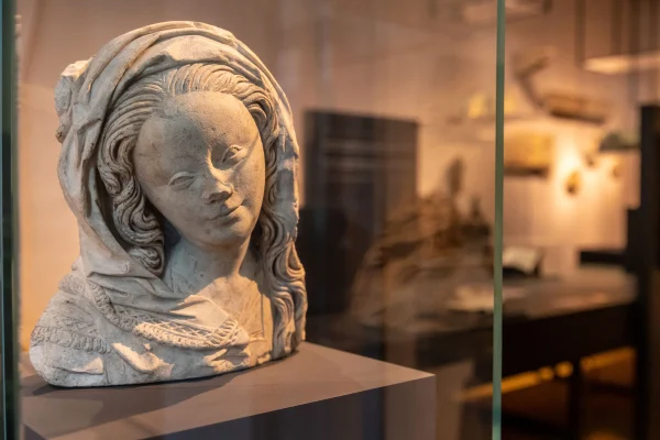 catharijneconvent museum, stenen kop