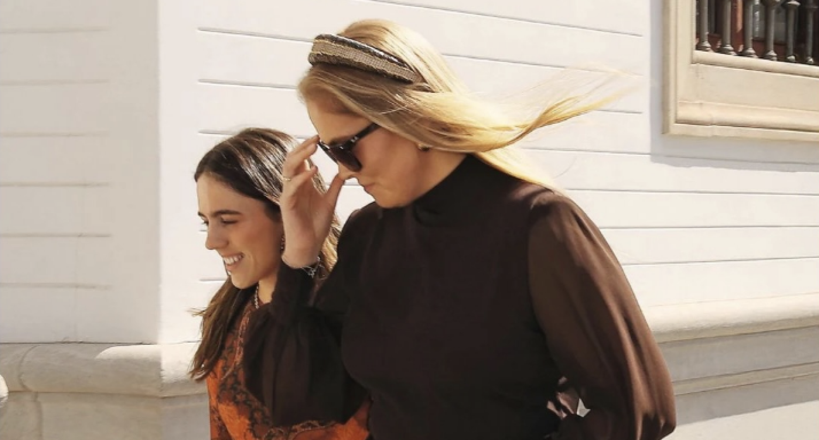 Prinses Amalia in jurk op Spaanse bruiloft