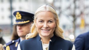 Noorse kroonprinses Mette-Marit over contact met Epstein: 'Ik ben gemanipuleerd en bedrogen'