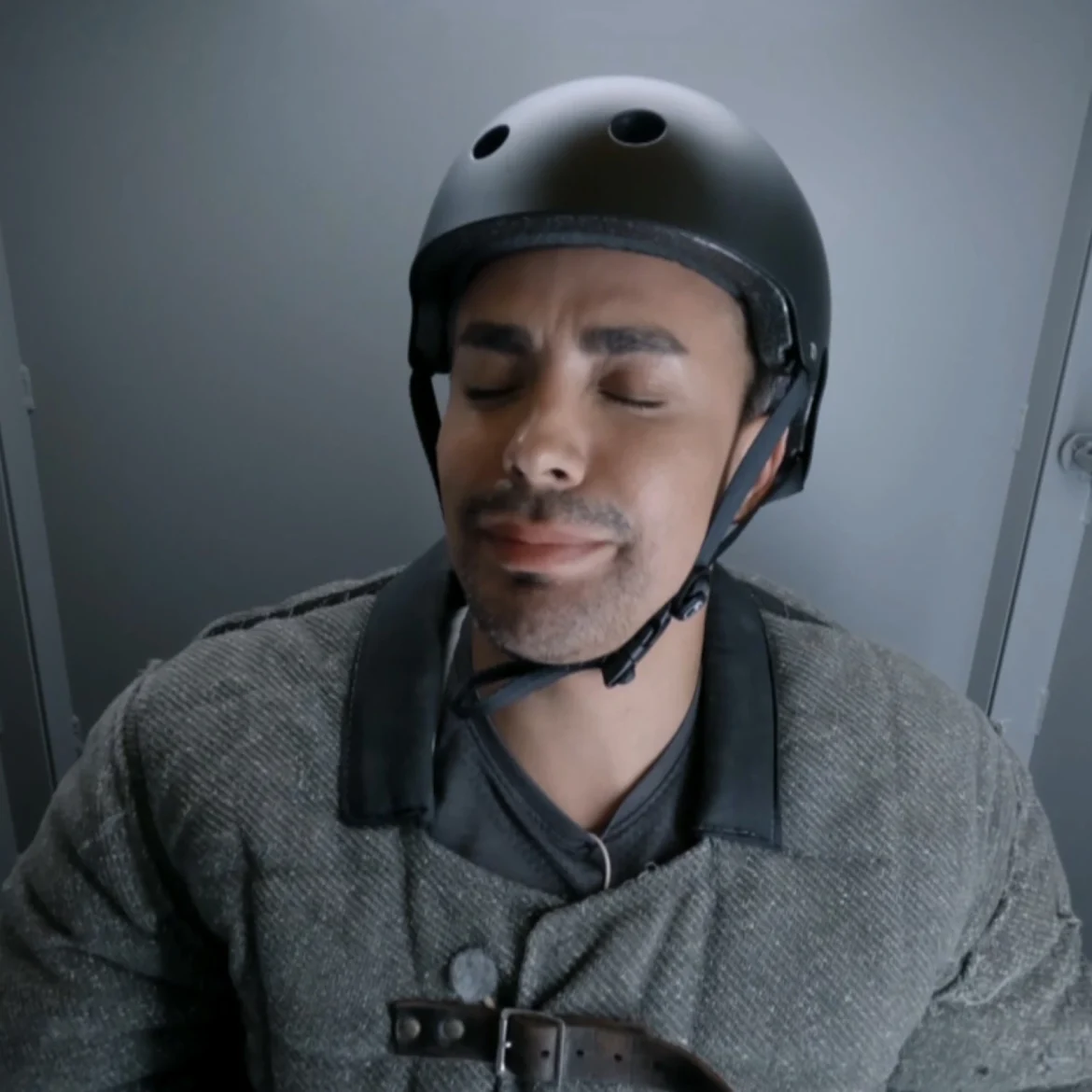 Boris Escobar the box hond