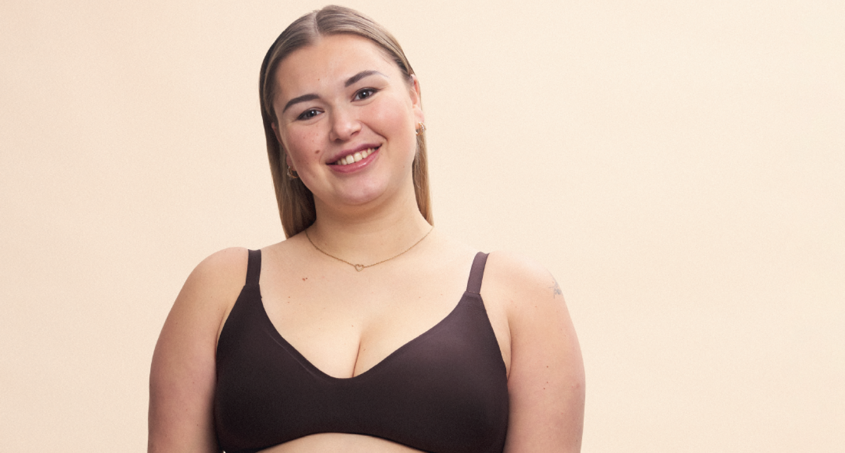 Camilla (28) over haar buik na de bevalling: 'Vrouwen die na een week weer superstrak zijn, vind ik nep'