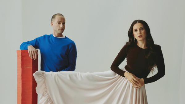 Karsu Dönmez blikt terug op zwangerschap: 'Ik moest in een rolstoel naar de meubelzaak. Ik kón niet meer'