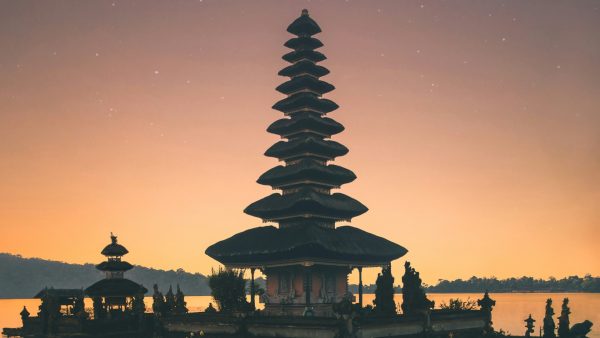 Nederlandse toerist (49) doodgestoken op Bali, vriendin kan ontsnappen