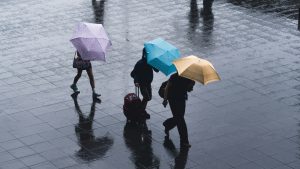 Guur weer op komst: kans op hagel, natte sneeuw én zelfs op een wit laagje