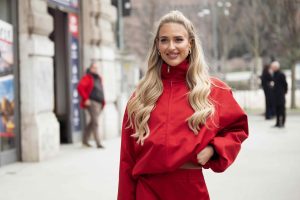 Emili Sindlev haar-hack sportsok viral Tiktok-trend