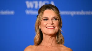 Thumbnail voor Savannah Guthrie doet dringende oproep voor vermiste moeder: 'We lijden, het is ondraaglijk'