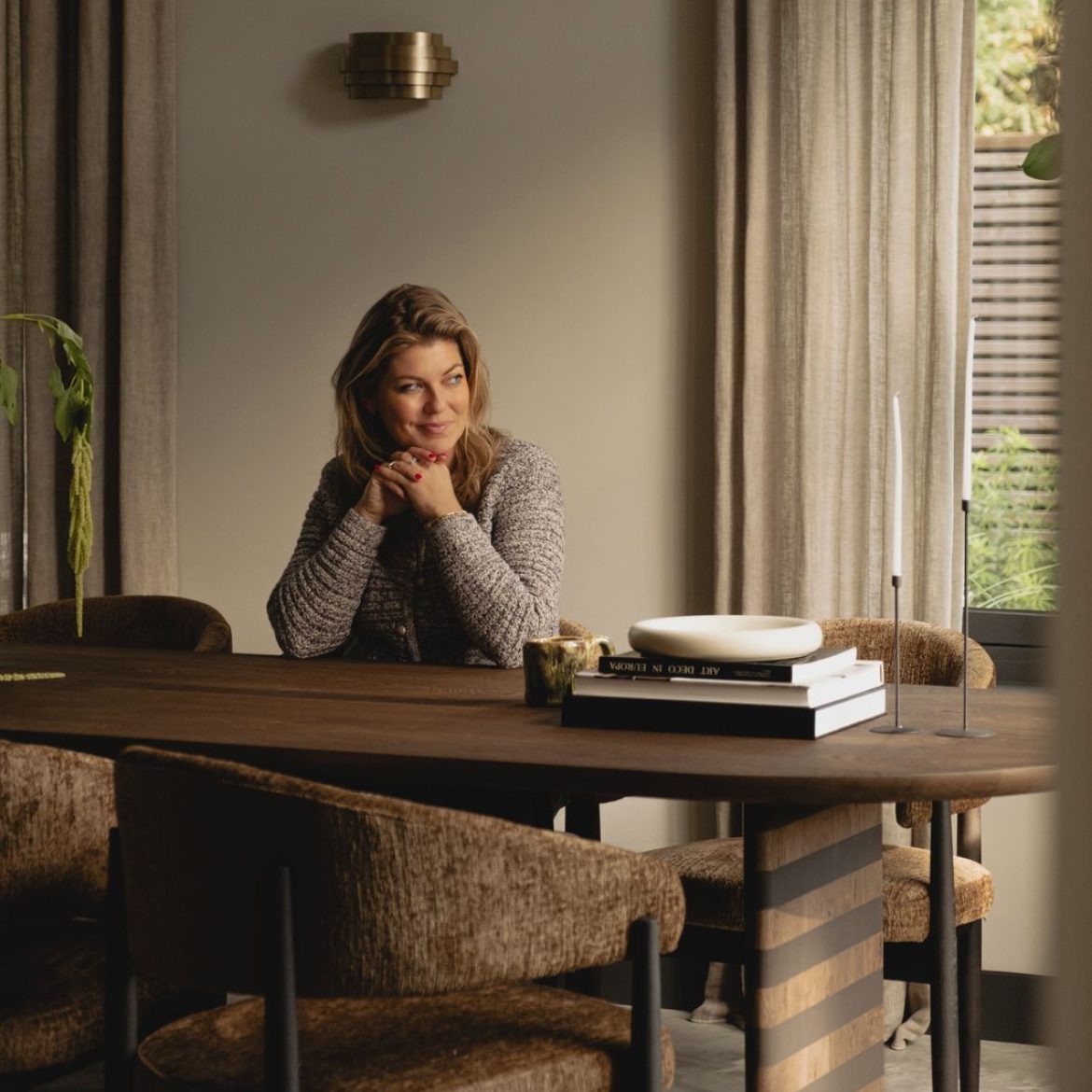 Pauline Wingelaar in haar eigen kantoor