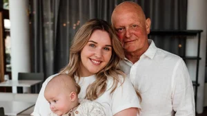 Thumbnail voor Janey (27) verloor haar vader: 'Door een ongeluk ontdekten we dat hij ongeneeslijke longkanker had'