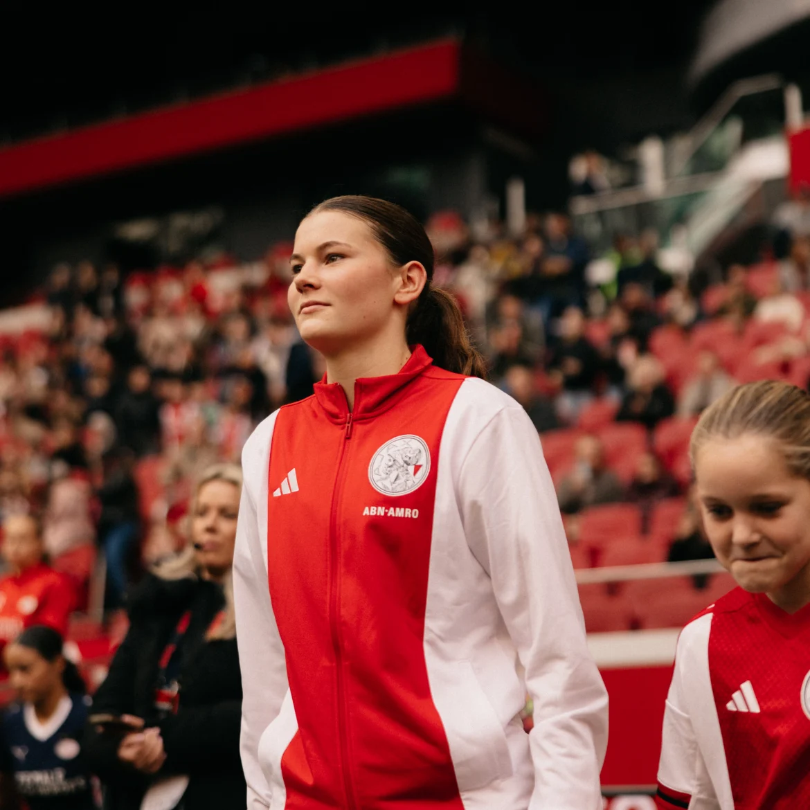 Renee (19) is profvoetbalster bij Ajax: 'Ik vergelijk me niet met anderen, wel met mezelf uit het verleden'