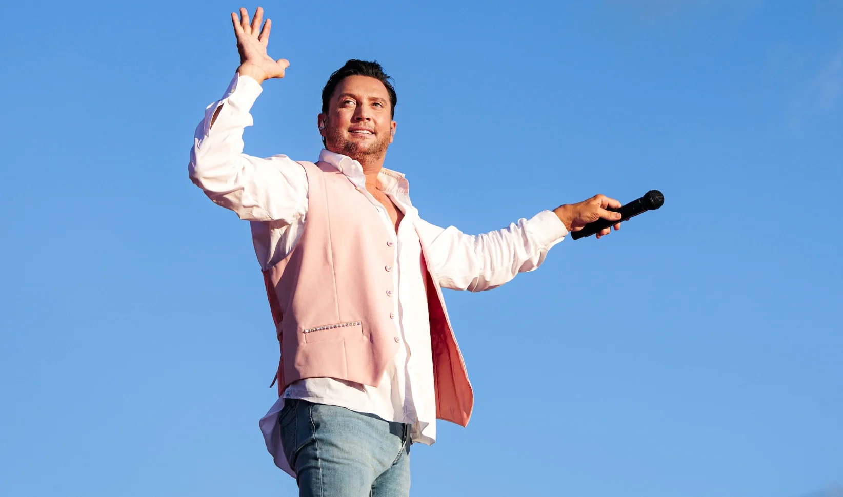 Tino Martin staat alweer op podium: 'Hoor in elk lied mijn zoon'