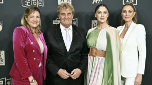 Thumbnail voor Kelly Pfaff is de manager van haar gezin én van haar vader: 'Ook Jean-Marie krijgt een eigen tijdslot'