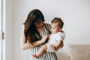 Thumbnail voor Het kasboekje van alleenstaande moeder Sabine (36): ‘Zonder toeslagen zou ik het niet redden’